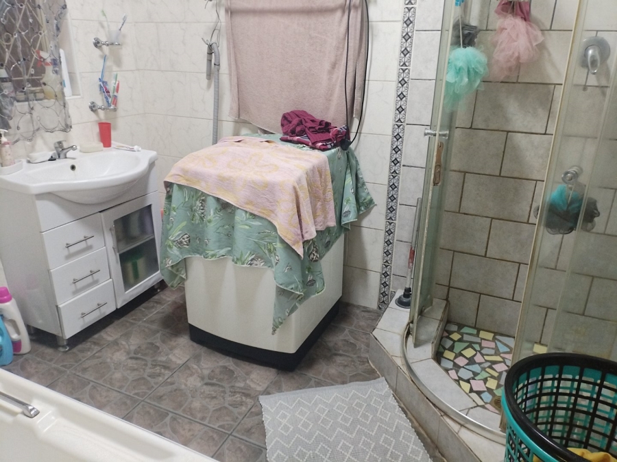3 Bedroom Property for Sale in Casseldale Gauteng
