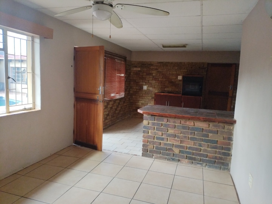 3 Bedroom Property for Sale in Casseldale Gauteng