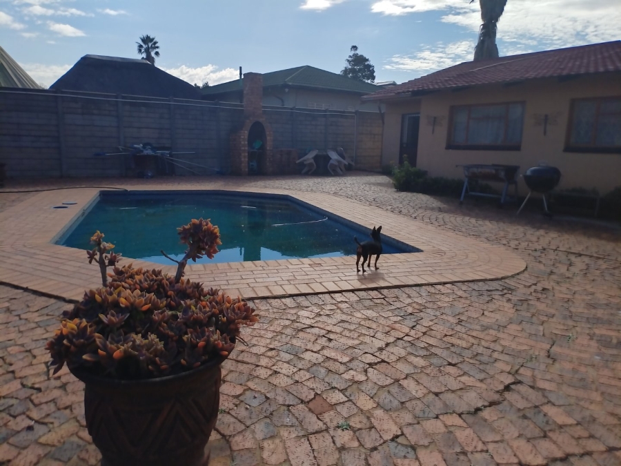 3 Bedroom Property for Sale in Casseldale Gauteng