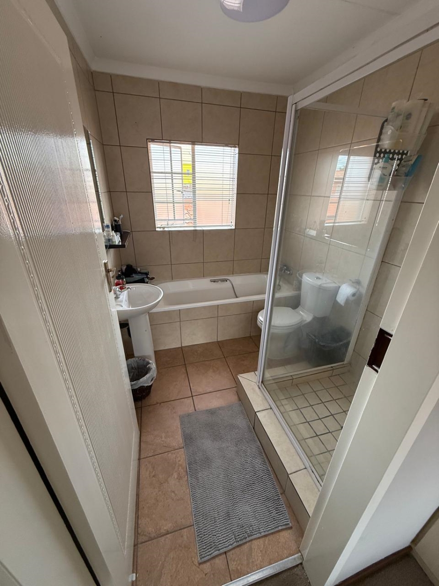 3 Bedroom Property for Sale in Glen Marais Gauteng