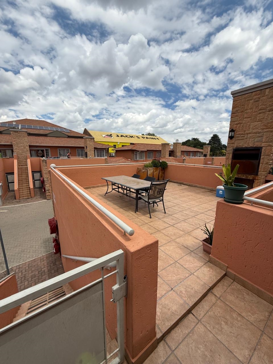 3 Bedroom Property for Sale in Glen Marais Gauteng