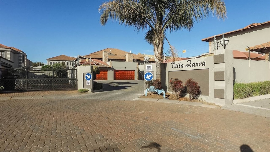 3 Bedroom Property for Sale in Glen Marais Gauteng