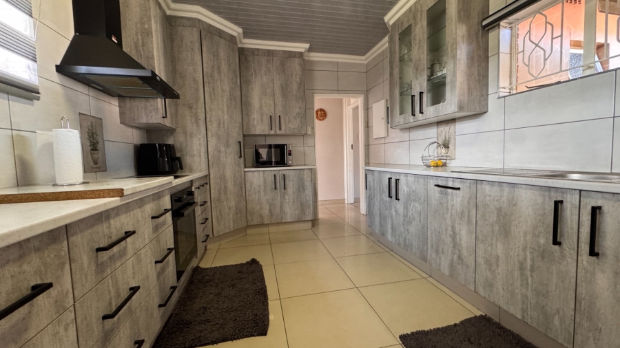 3 Bedroom Property for Sale in Vanderbijlpark SE 6 Gauteng