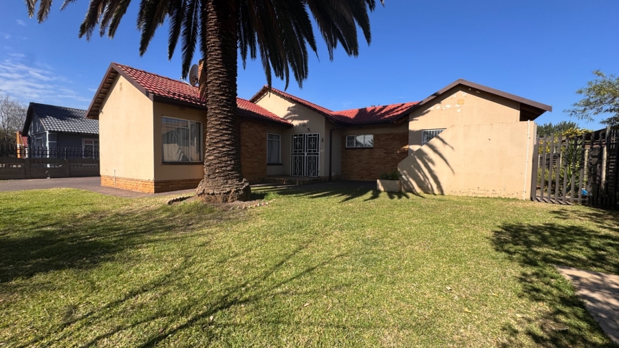 3 Bedroom Property for Sale in Vanderbijlpark SE 6 Gauteng