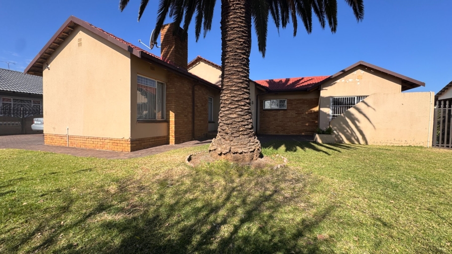 3 Bedroom Property for Sale in Vanderbijlpark SE 6 Gauteng