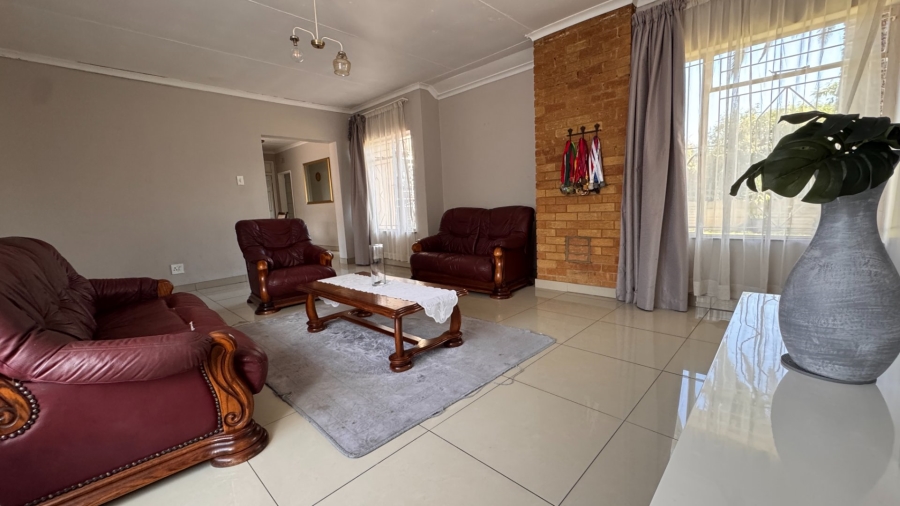 3 Bedroom Property for Sale in Vanderbijlpark SE 6 Gauteng