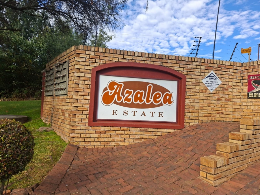 2 Bedroom Property for Sale in Roodekrans Gauteng