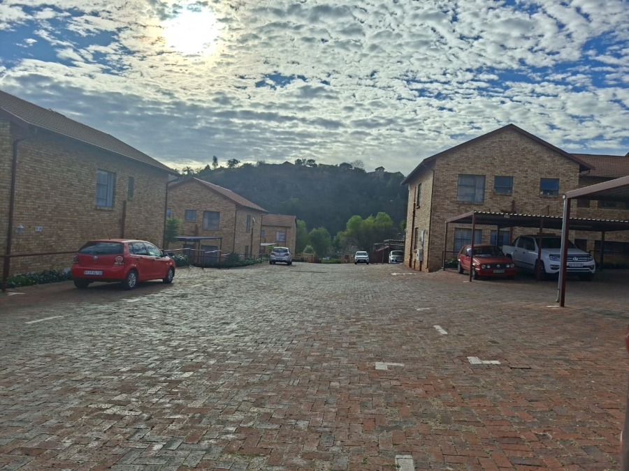 2 Bedroom Property for Sale in Roodekrans Gauteng
