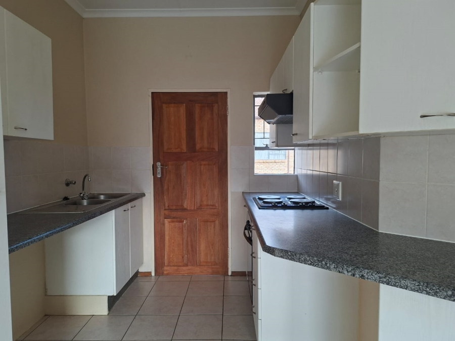 2 Bedroom Property for Sale in Roodekrans Gauteng
