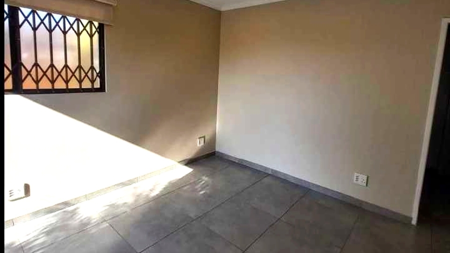 To Let 1 Bedroom Property for Rent in Bedfordview Gauteng
