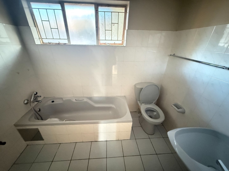 To Let 3 Bedroom Property for Rent in Zwartkop Gauteng