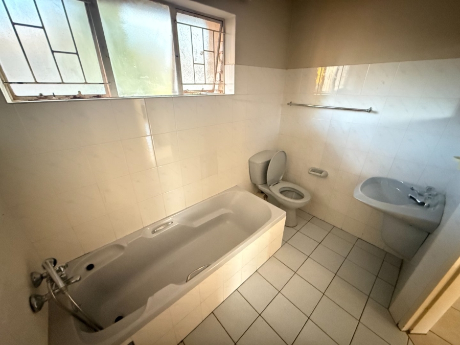 To Let 3 Bedroom Property for Rent in Zwartkop Gauteng