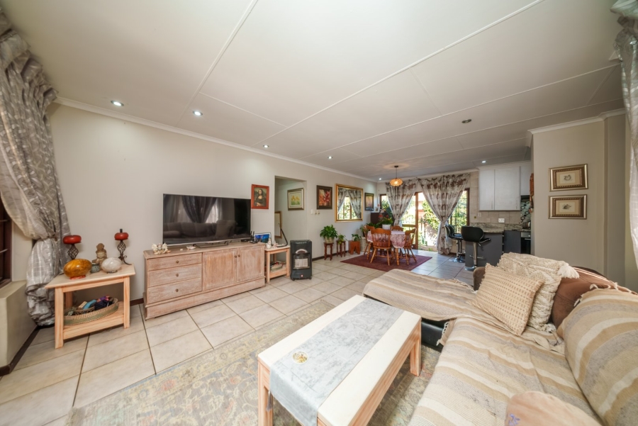 To Let 3 Bedroom Property for Rent in Modderfontein Gauteng