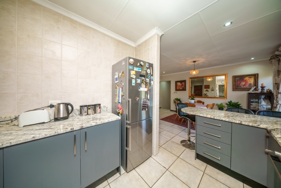 To Let 3 Bedroom Property for Rent in Modderfontein Gauteng