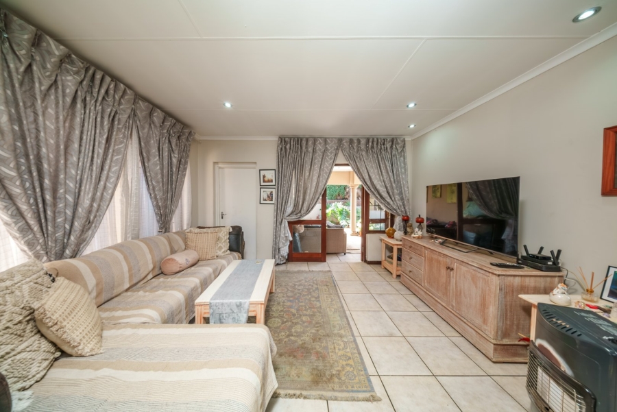 To Let 3 Bedroom Property for Rent in Modderfontein Gauteng