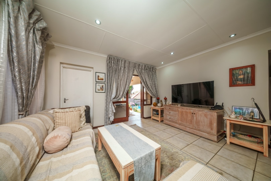 To Let 3 Bedroom Property for Rent in Modderfontein Gauteng