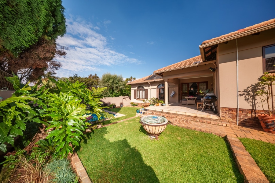 To Let 3 Bedroom Property for Rent in Modderfontein Gauteng