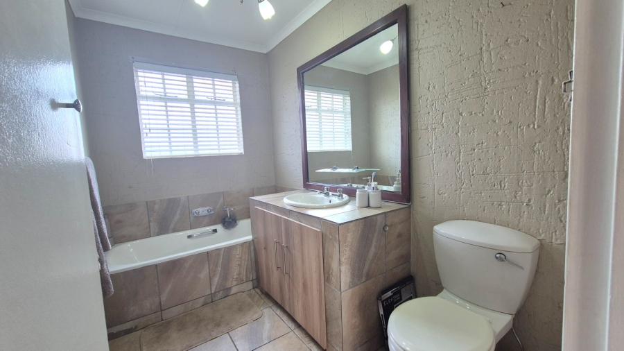 3 Bedroom Property for Sale in Vanderbijlpark SW 5 Gauteng