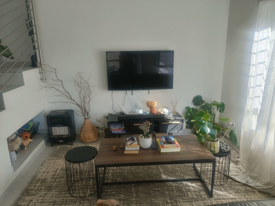 3 Bedroom Property for Sale in Broadacres Gauteng