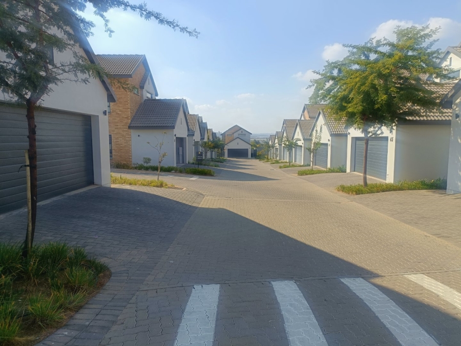 3 Bedroom Property for Sale in Broadacres Gauteng