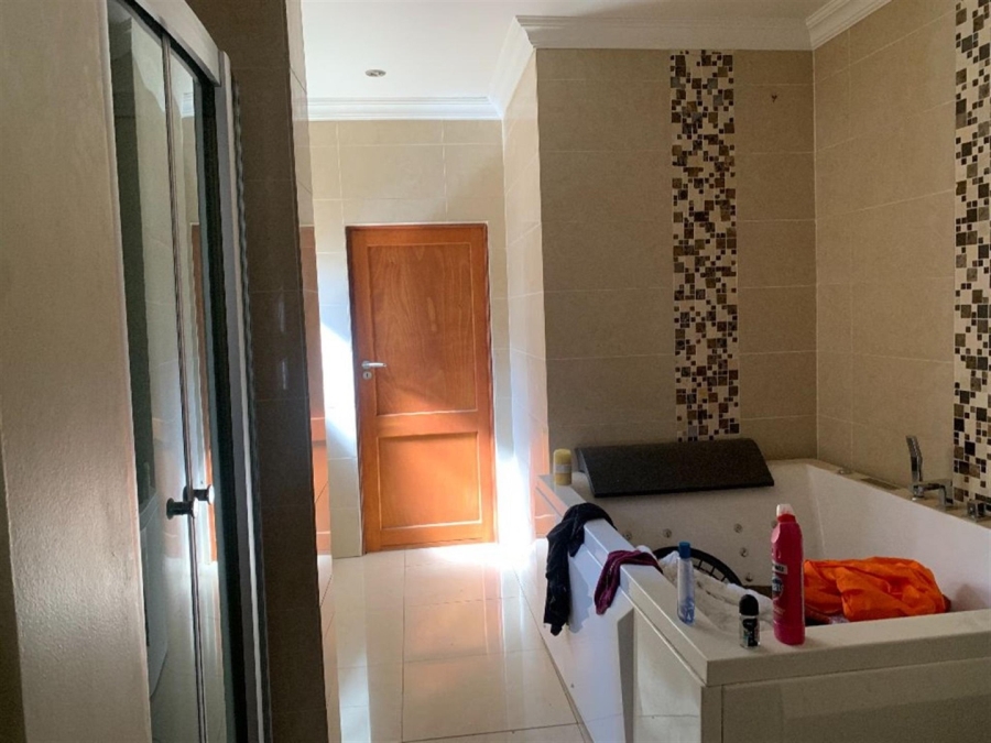 5 Bedroom Property for Sale in Savannah Country Estate Gauteng