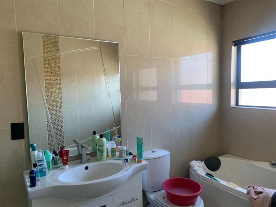 5 Bedroom Property for Sale in Savannah Country Estate Gauteng