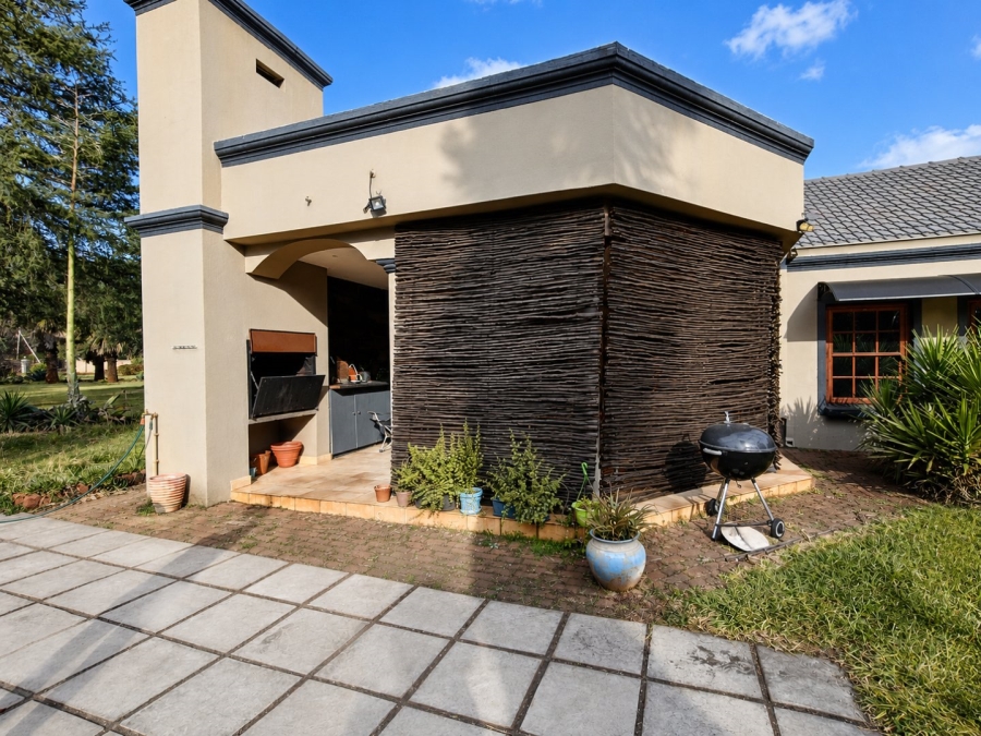 4 Bedroom Property for Sale in Raslouw Gauteng