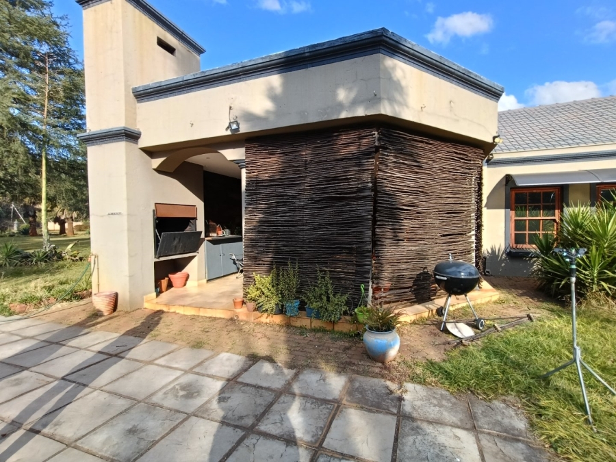 4 Bedroom Property for Sale in Raslouw Gauteng