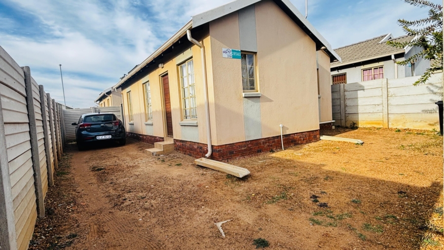 3 Bedroom Property for Sale in Sky City Gauteng
