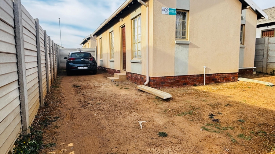 3 Bedroom Property for Sale in Sky City Gauteng