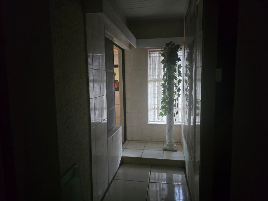 7 Bedroom Property for Sale in Marlands Gauteng
