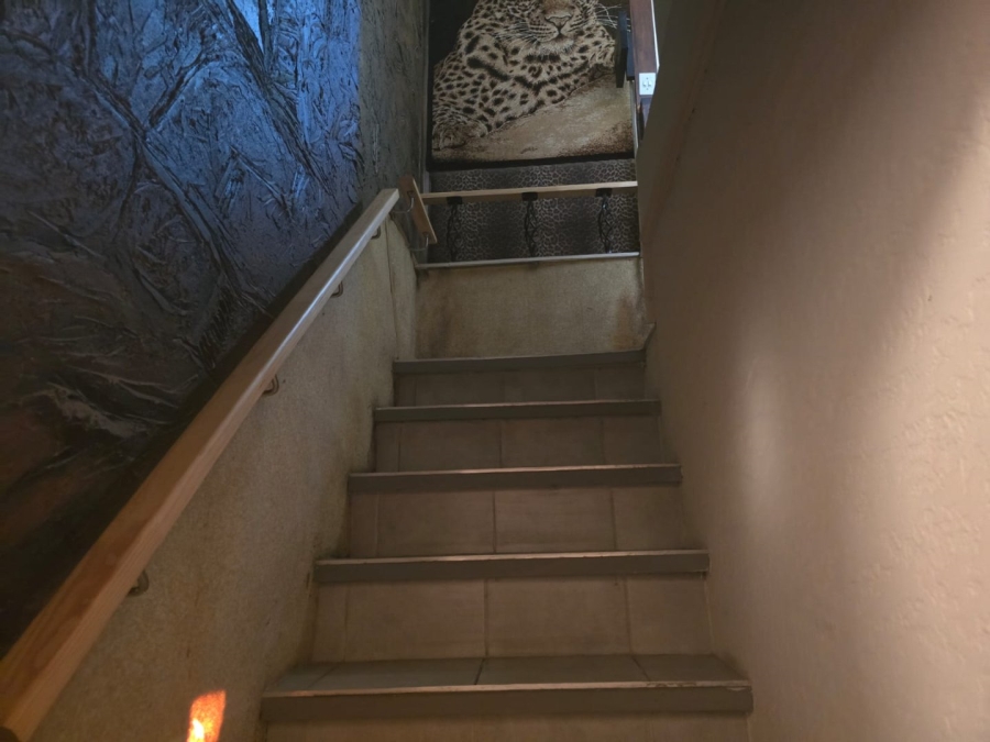 7 Bedroom Property for Sale in Marlands Gauteng