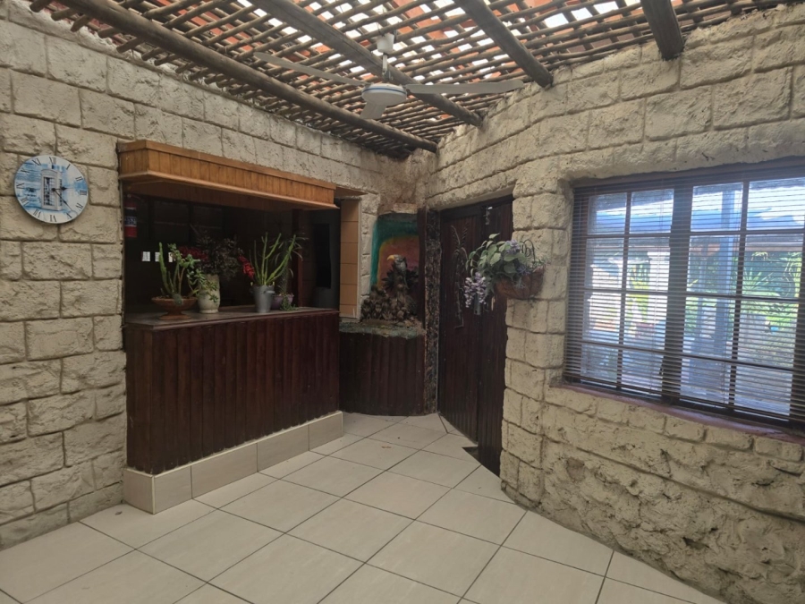 7 Bedroom Property for Sale in Marlands Gauteng
