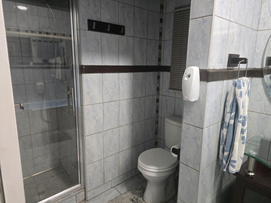7 Bedroom Property for Sale in Marlands Gauteng