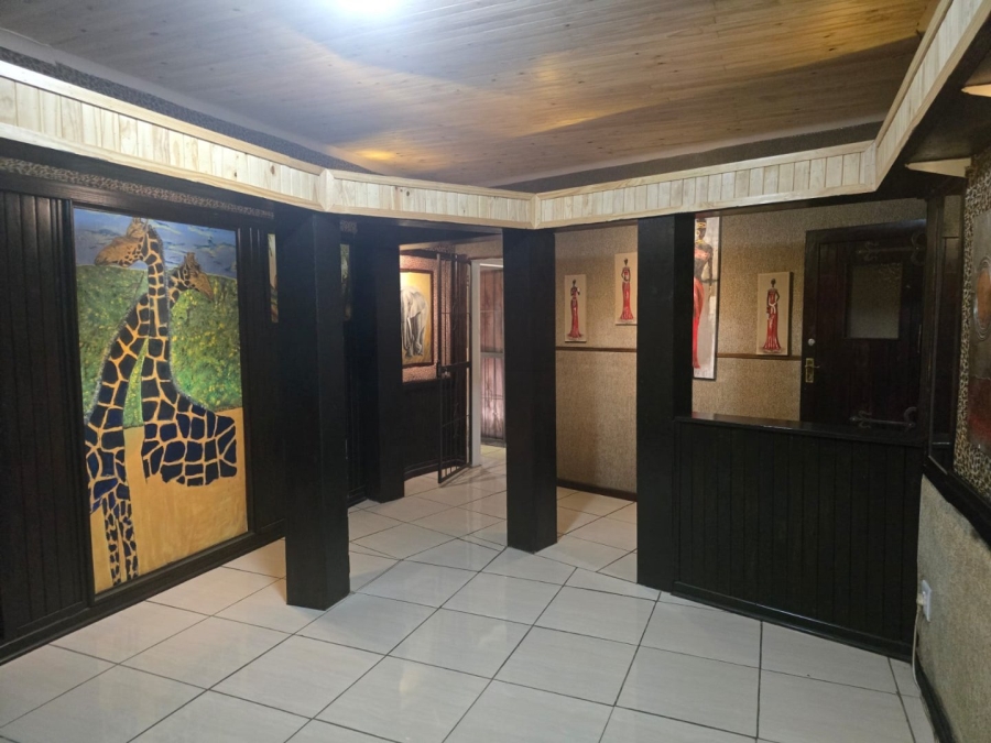 7 Bedroom Property for Sale in Marlands Gauteng