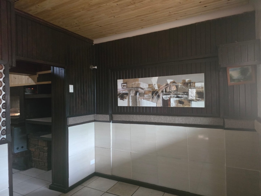 7 Bedroom Property for Sale in Marlands Gauteng