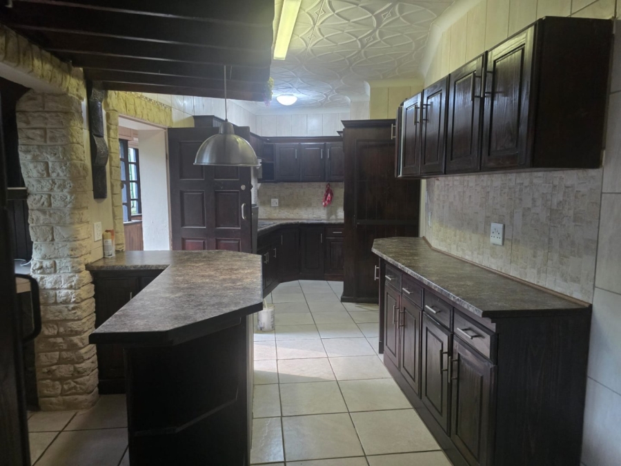 7 Bedroom Property for Sale in Marlands Gauteng