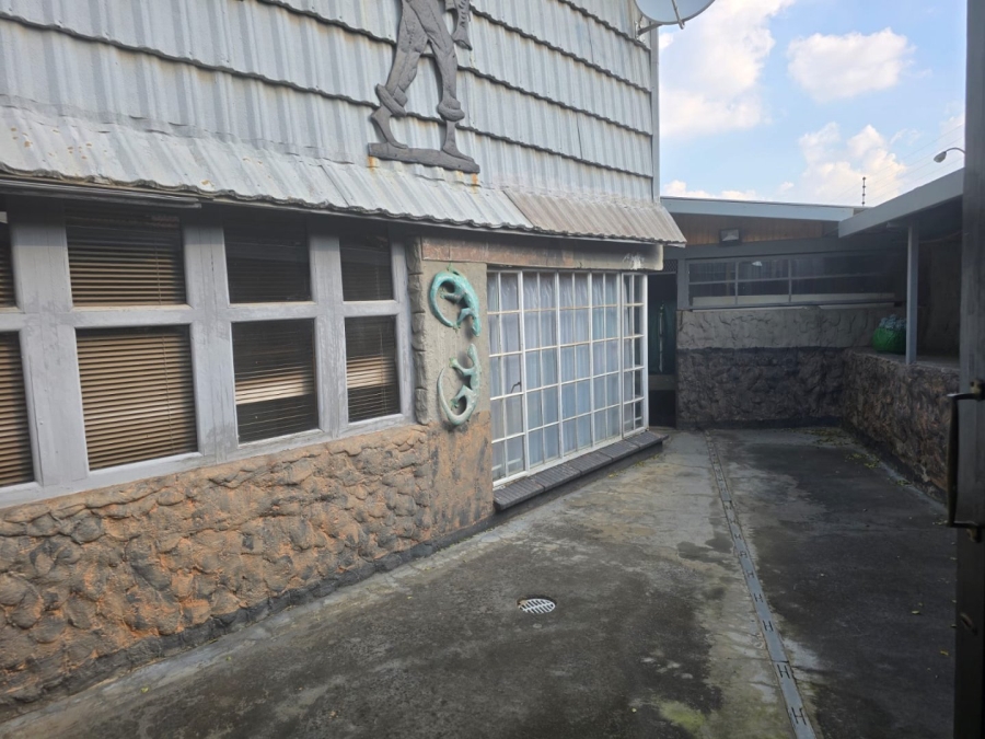 7 Bedroom Property for Sale in Marlands Gauteng