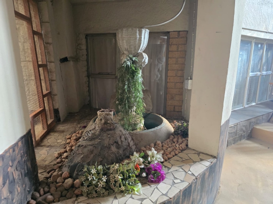 7 Bedroom Property for Sale in Marlands Gauteng