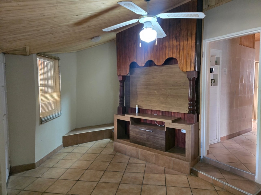 7 Bedroom Property for Sale in Marlands Gauteng
