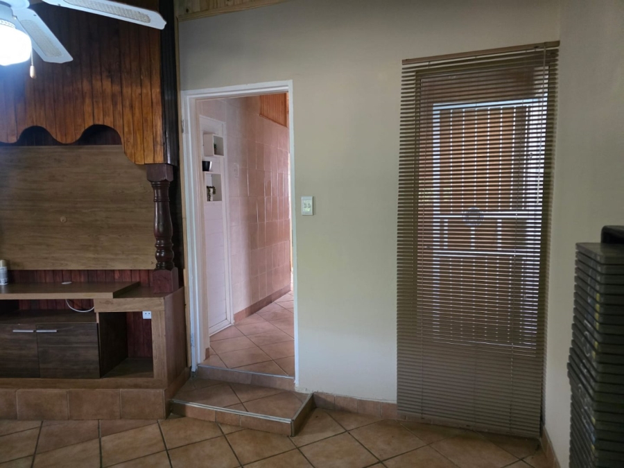 7 Bedroom Property for Sale in Marlands Gauteng
