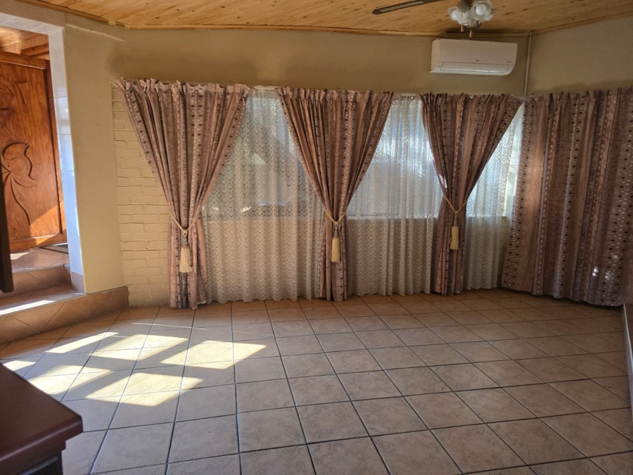 7 Bedroom Property for Sale in Marlands Gauteng