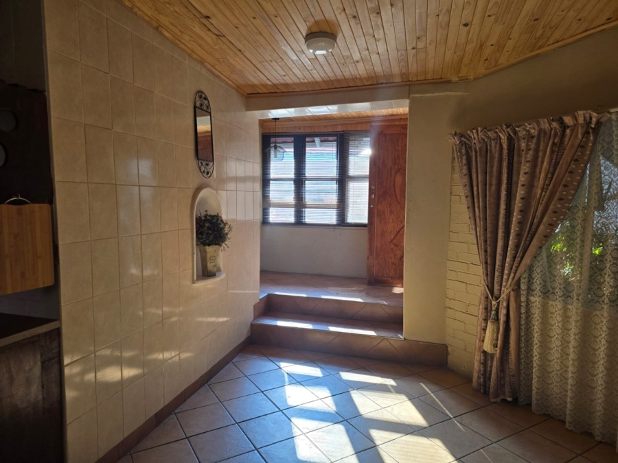 7 Bedroom Property for Sale in Marlands Gauteng