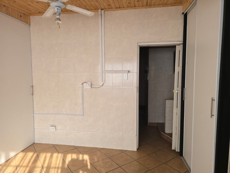 7 Bedroom Property for Sale in Marlands Gauteng