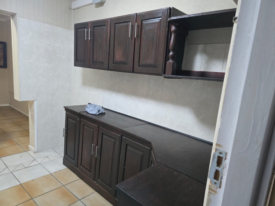 7 Bedroom Property for Sale in Marlands Gauteng