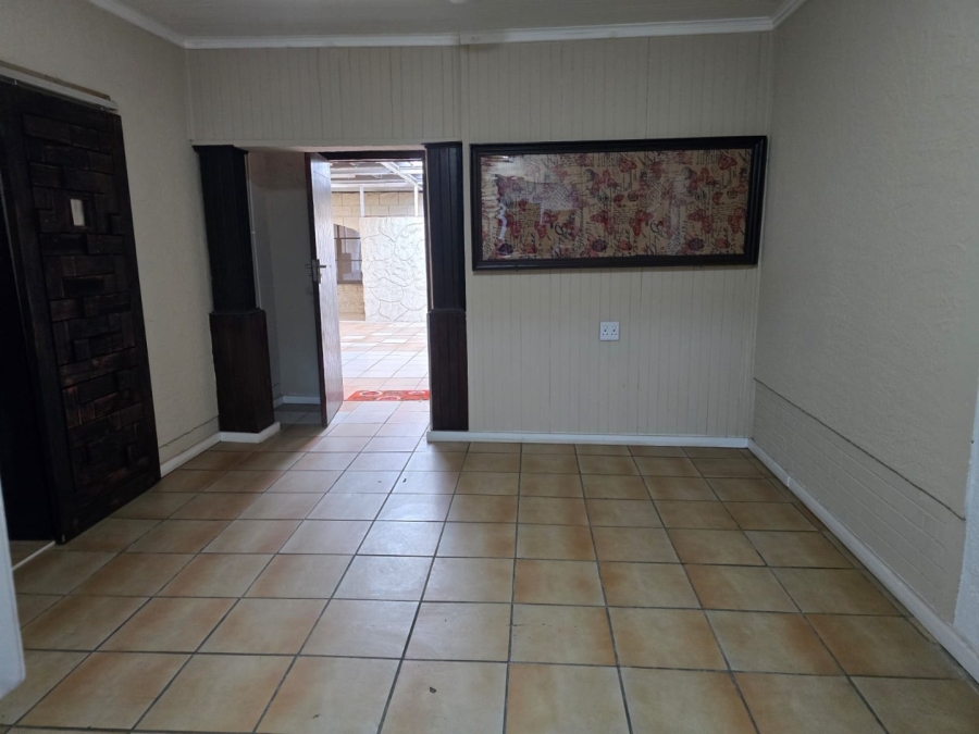 7 Bedroom Property for Sale in Marlands Gauteng
