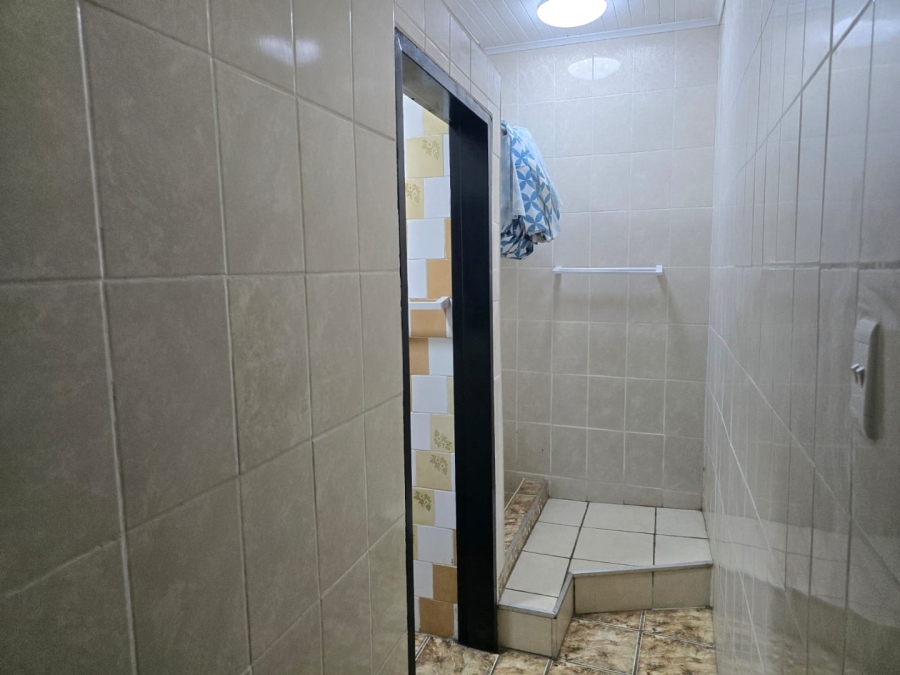 7 Bedroom Property for Sale in Marlands Gauteng