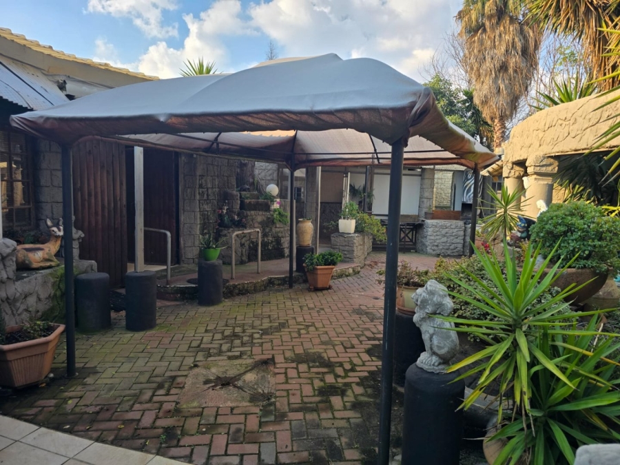 7 Bedroom Property for Sale in Marlands Gauteng