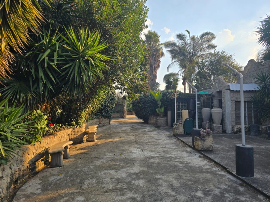 7 Bedroom Property for Sale in Marlands Gauteng