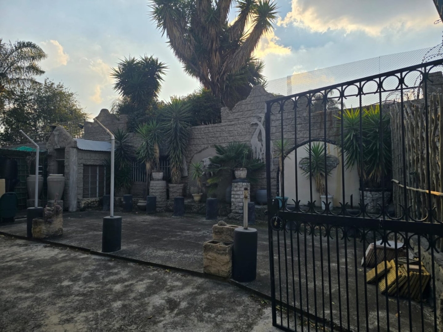 7 Bedroom Property for Sale in Marlands Gauteng